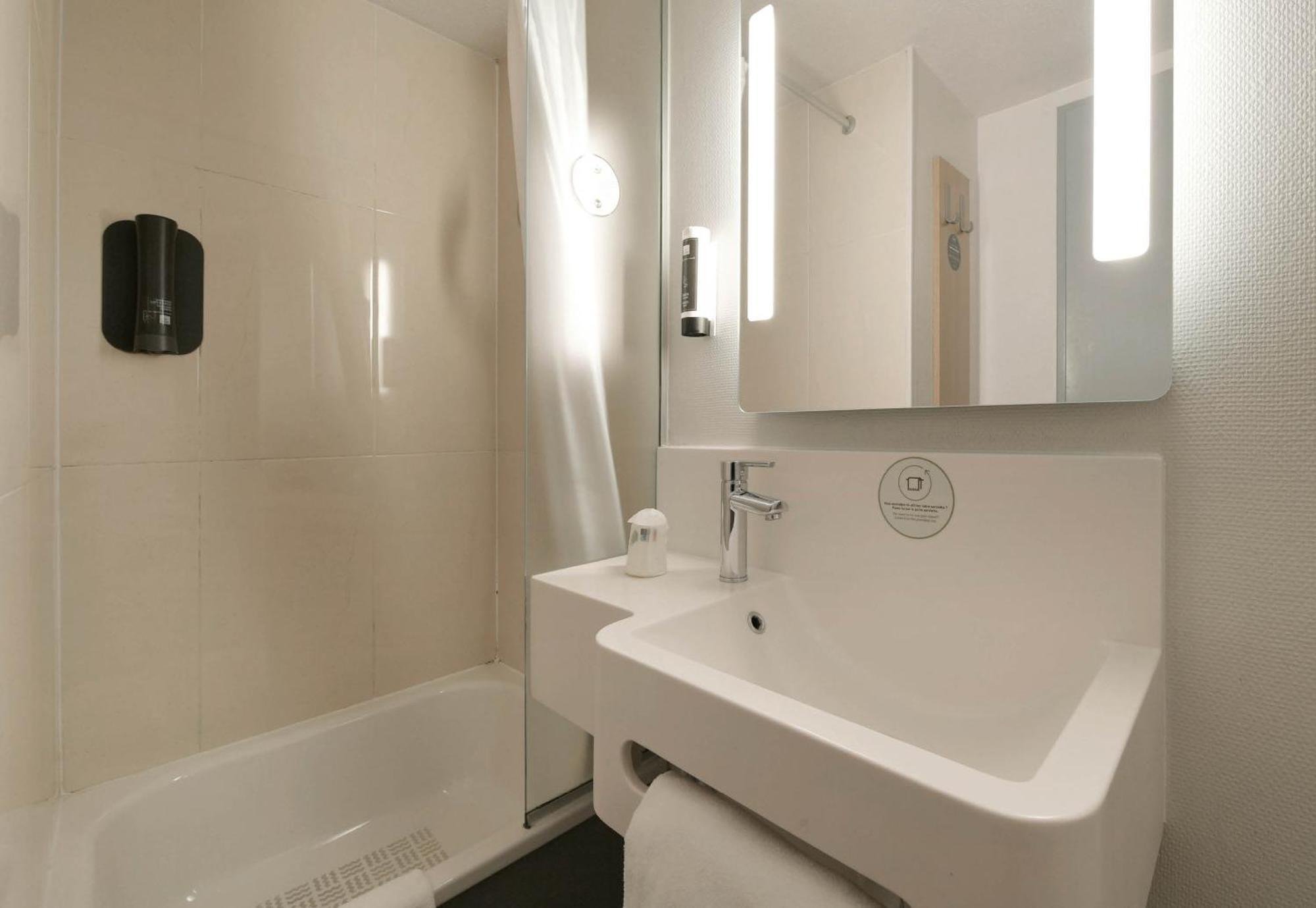 B&B Hotel Alencon Nord エクステリア 写真