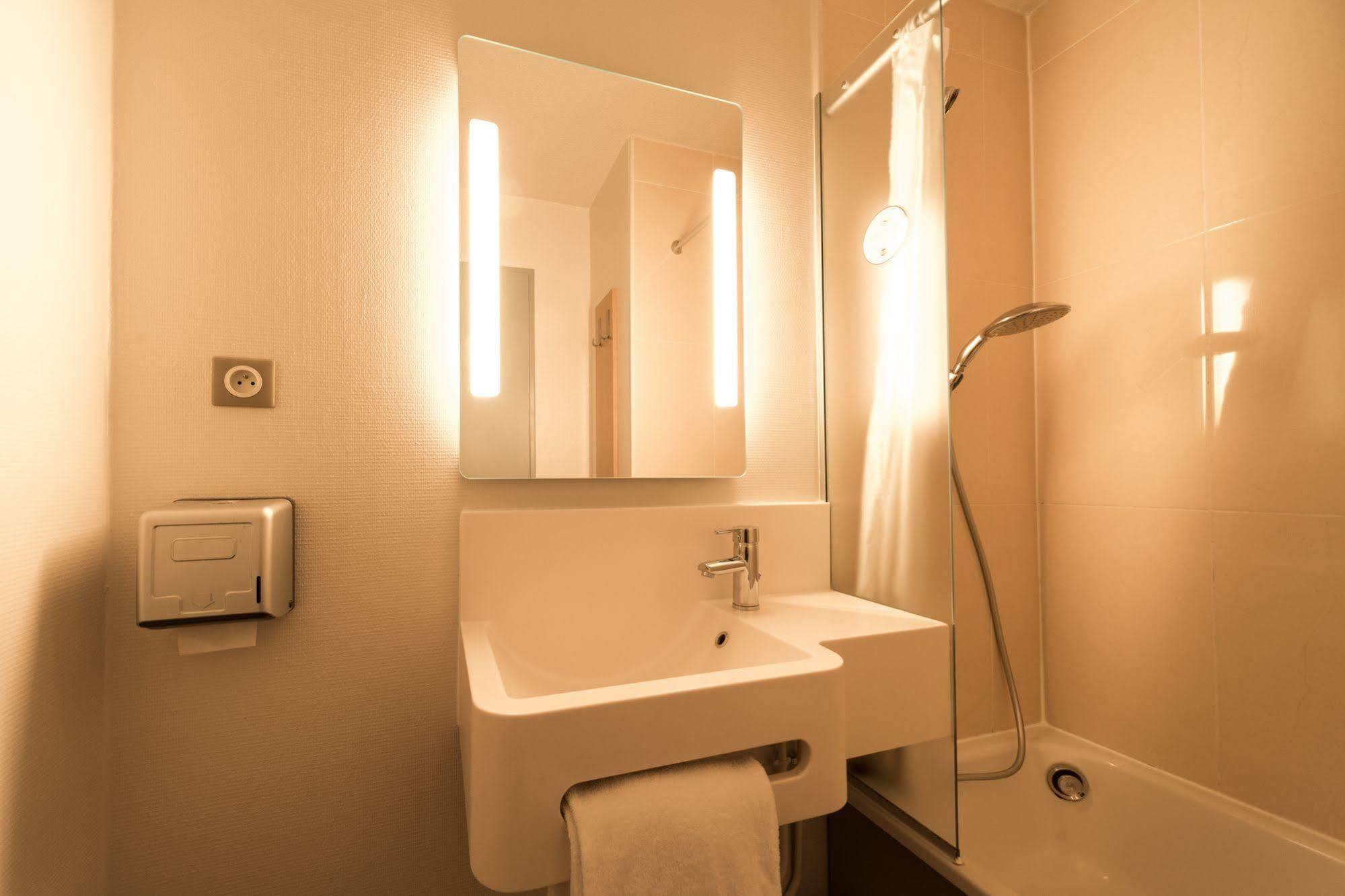 B&B Hotel Alencon Nord エクステリア 写真